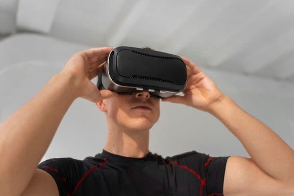 VR headset man