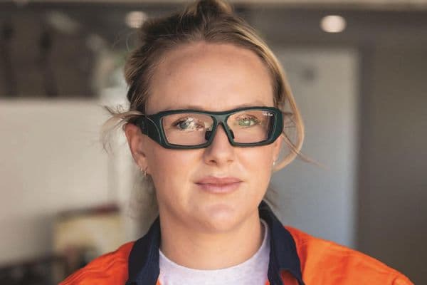 Hoya safety  now fit for women