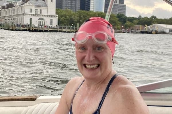 houfbeas ready to swim
