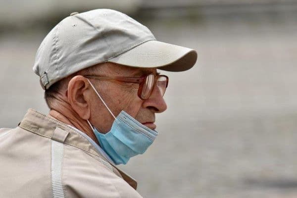 AMD linked to air pollution