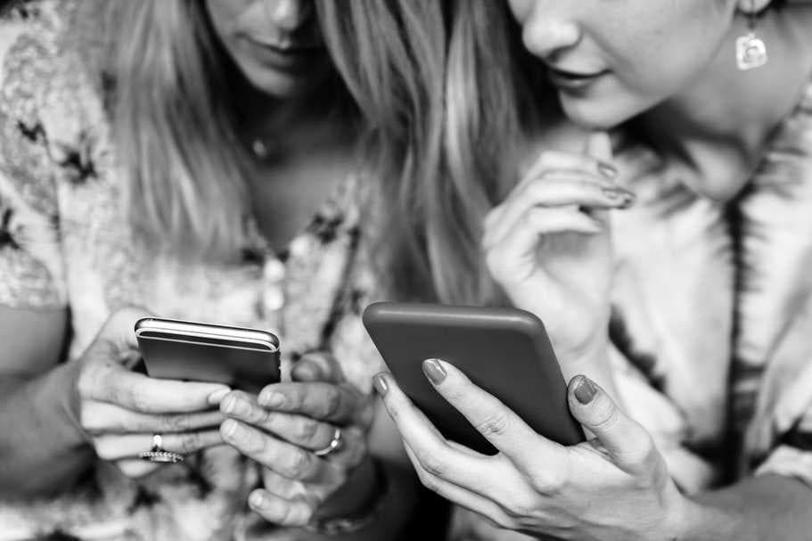 Style Eyes: A unique way to sell more – tapping the 'pop-up' phenomena-mobiles.jpg