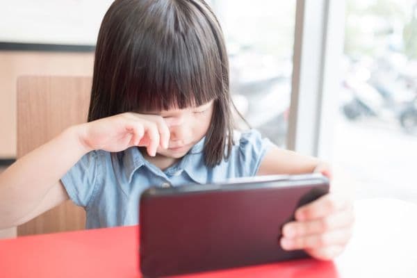 The challenge of assessing DED symptoms in children