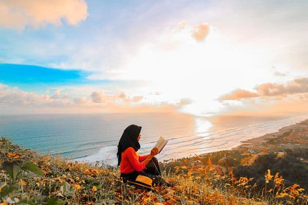 Is reading at night better?