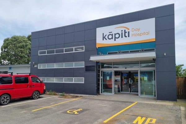 New eye surgery in Kāpiti