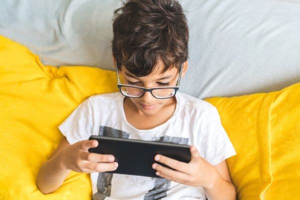 Glasses ‘no significant benefit’ for hyperopic children