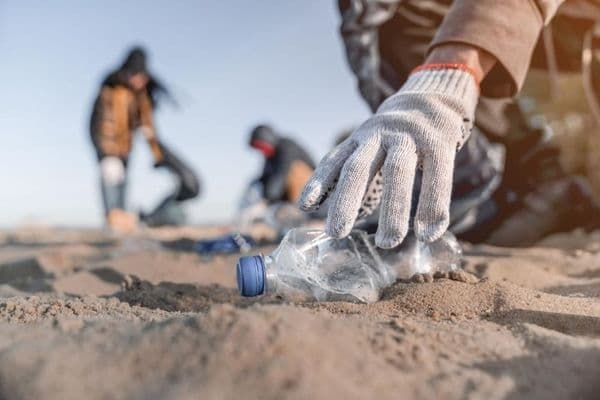 Plastic-neutral initiative expands