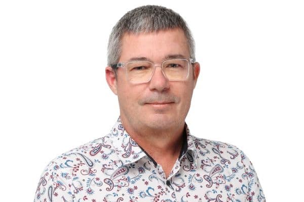 Hoya boosts sales team