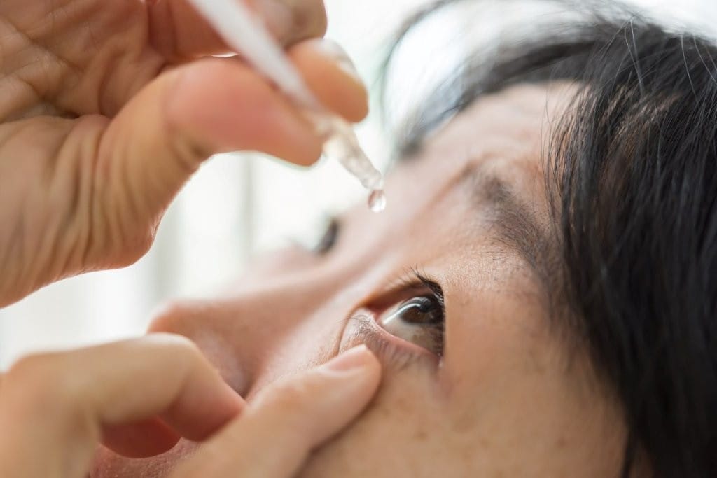 eye drop with vial
