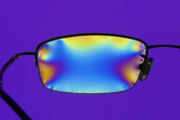 Polarised glasses counter IOL glistening?