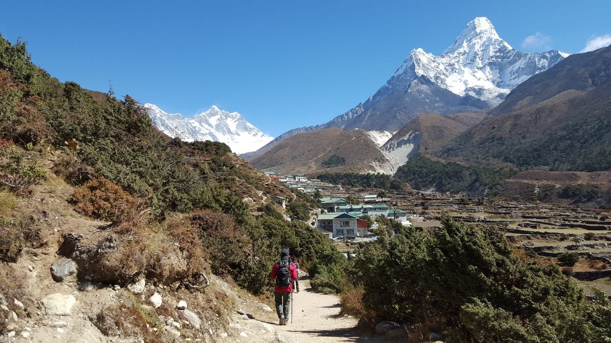 Caring for eyes on Everest