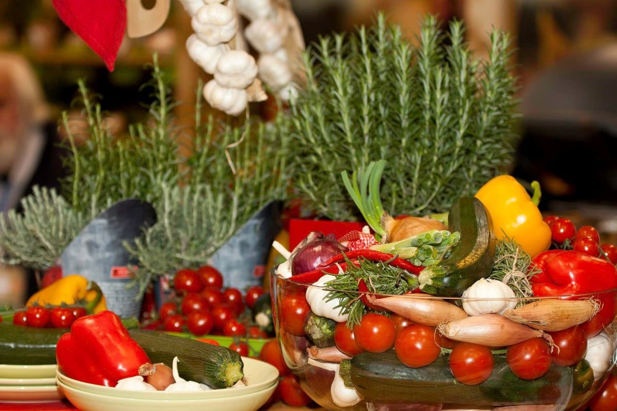 Mediterranean diet cuts AMD risk by 41%?