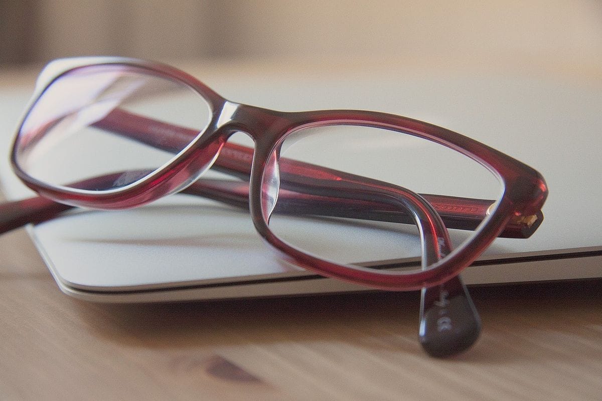 Online retailers sell unsafe specs
