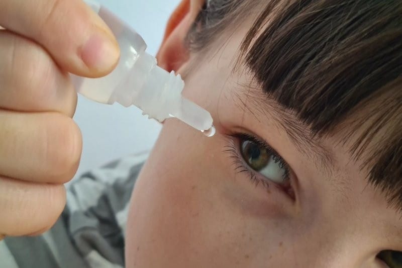 eye drops atropine myopia child small