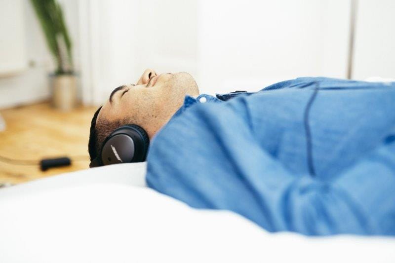 Vocal anaesthesia