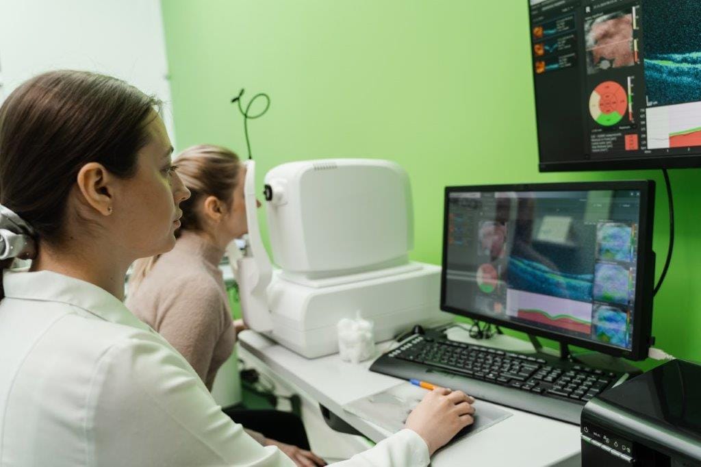 Optoms using OCT flag more glaucoma