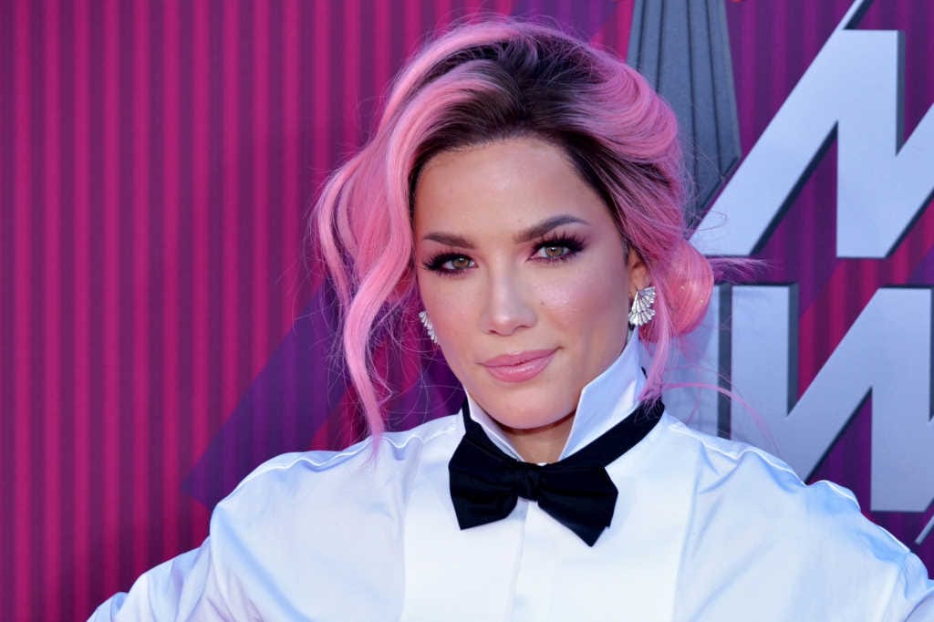 Stars and their eyes … Halsey