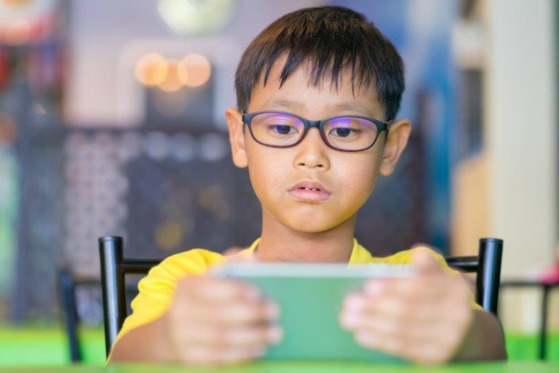 FoOS: Our kid’s screen use is no dry issue (1)