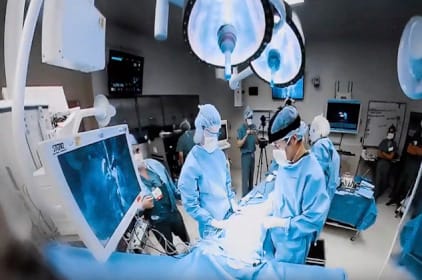Live VR operating room learning experiences