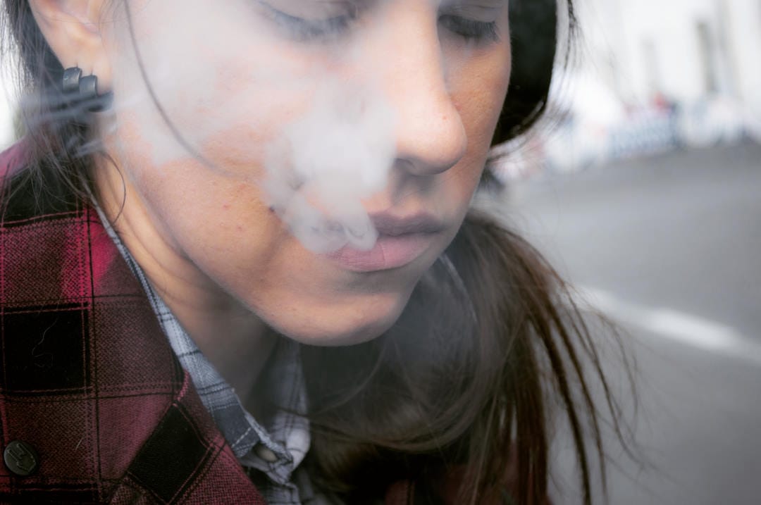 E-cigarettes: a hazy area for dry eye research