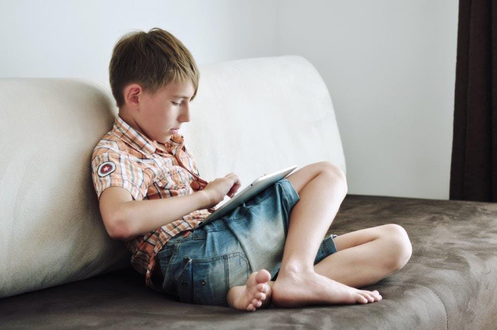 Kids self-assess contrast sensitivity