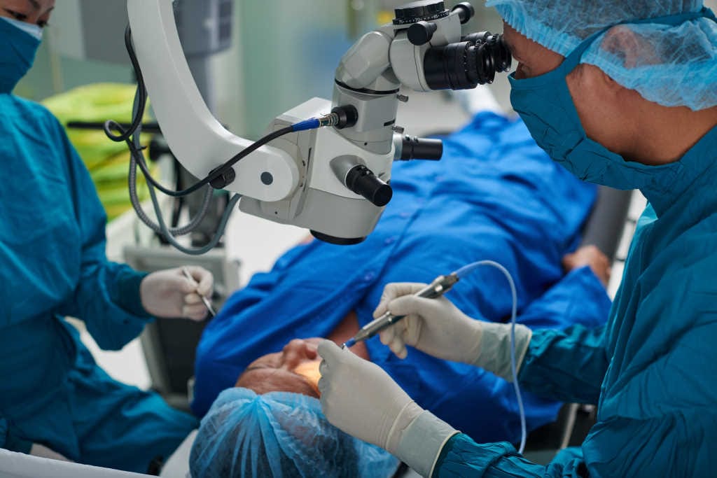 Vitreoretinal research review