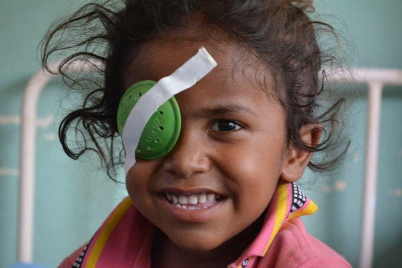 qmchgjvd child after cataract surgery small
