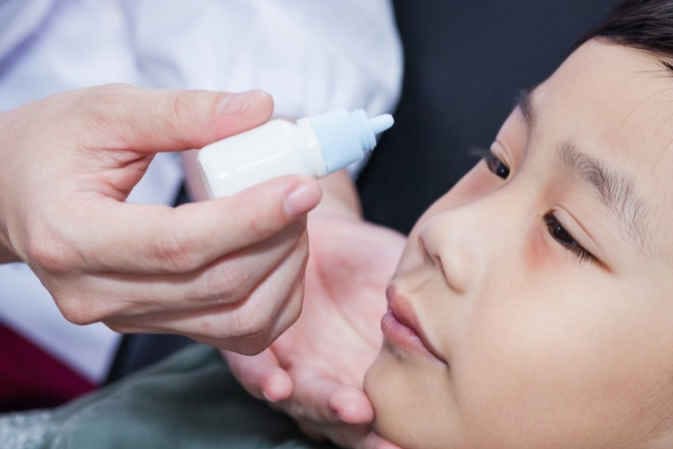 Low-dose atropine for myopia control?
