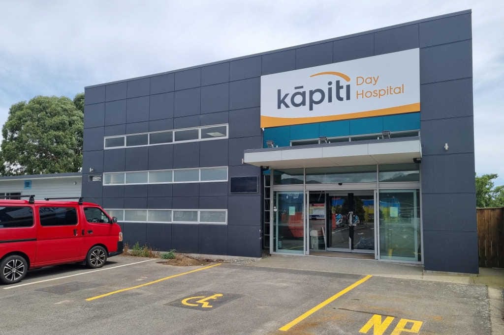 New eye surgery in Kāpiti