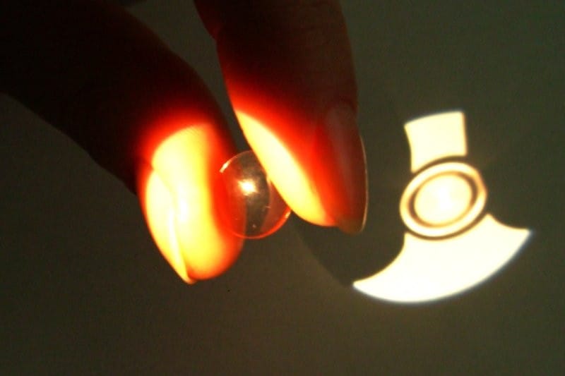 xzpomzhy orthokeratology lens under light