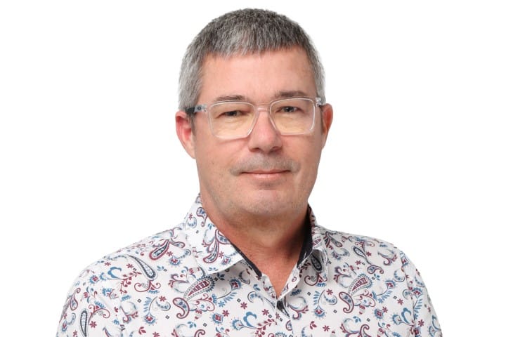Hoya boosts sales team