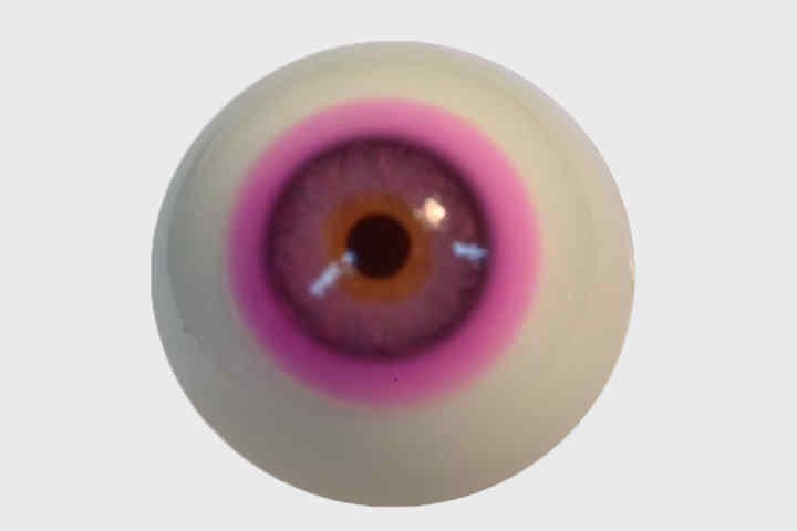Coloured contacts for CVD