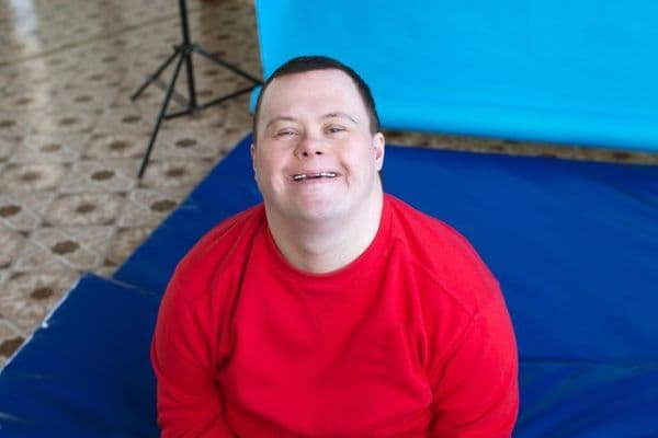 adult man with syndrome alt
