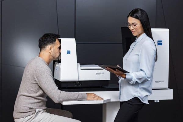 Zeiss simplifies refraction
