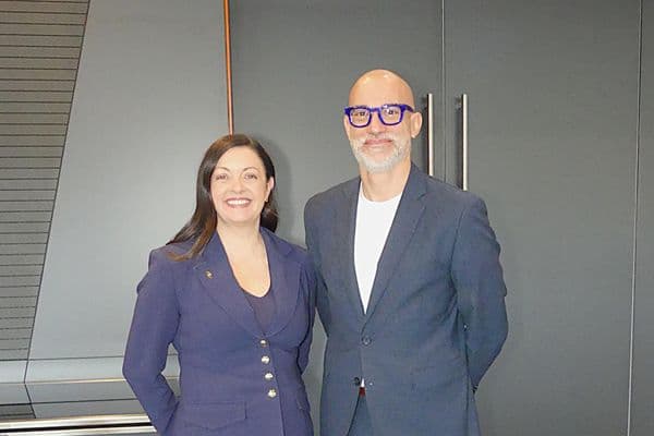 Alcon unveils Unity