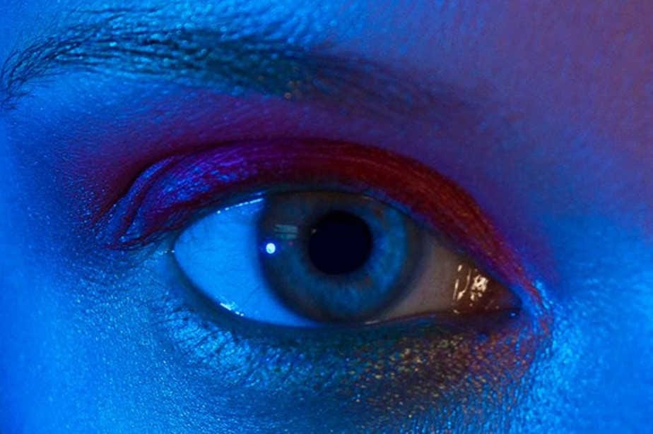 Seeing red about blue light?