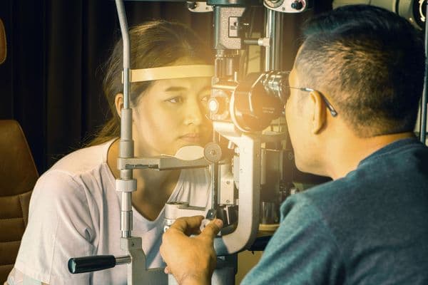 Optometrist care safe and effective