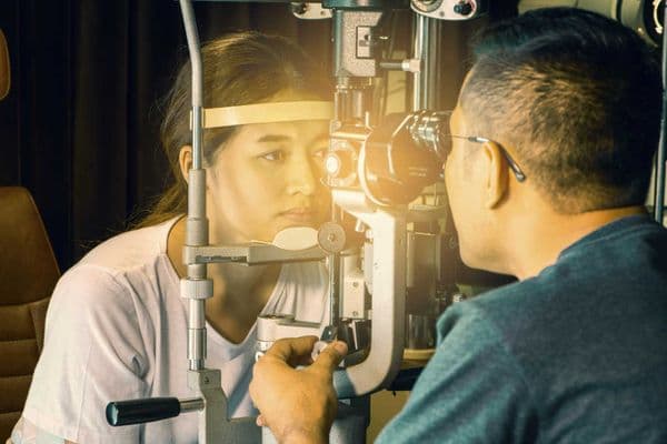 UK optoms’ uproar over DO refraction plan