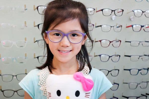 Survey highlights need for myopia education