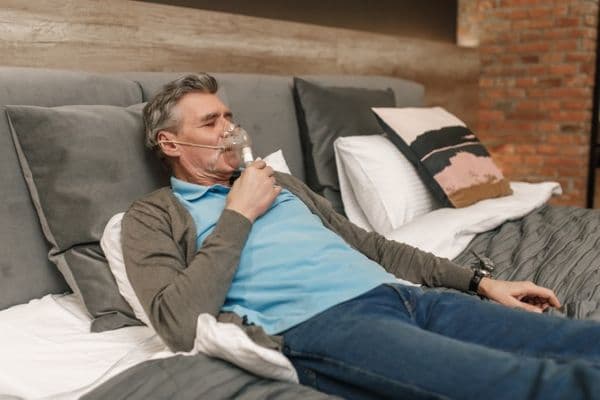Sleep apnoea associated with AMD