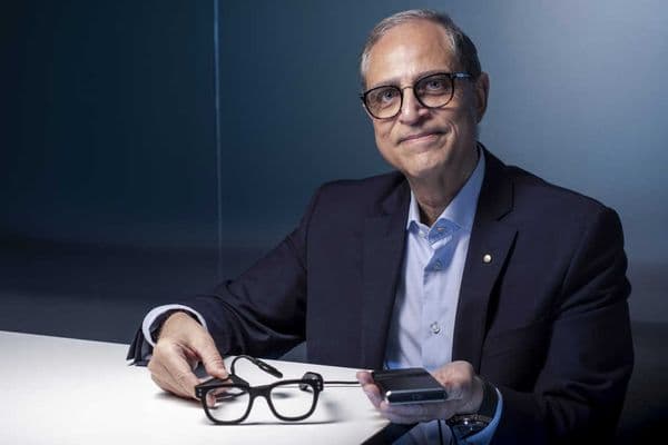 FDA fast-tracks Australian bionic eye (1)