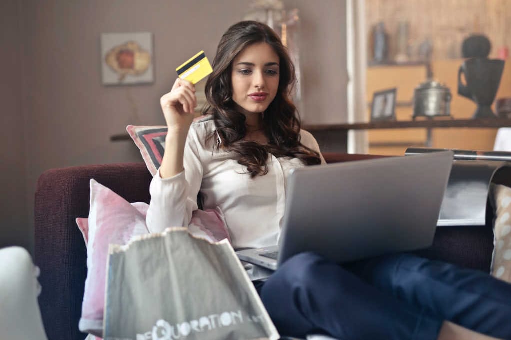 Style eyes: Competing with online retailers