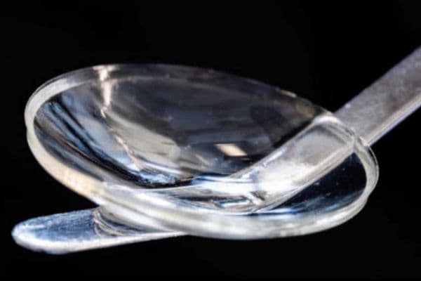 Pig-skin-derived cornea restores sight